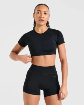 Crop top incontournable