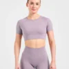 Crop top incontournable