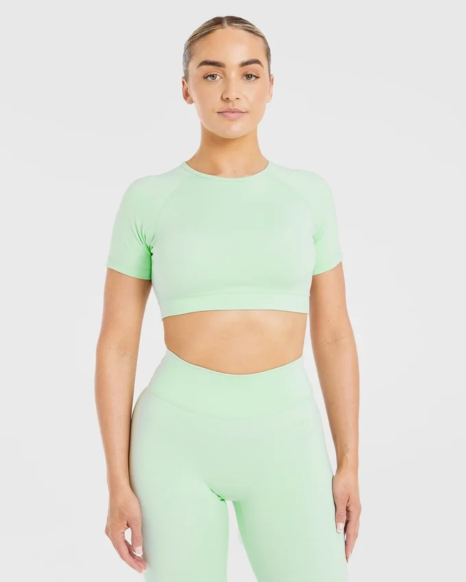 Crop top incontournable