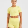 Crop top incontournable