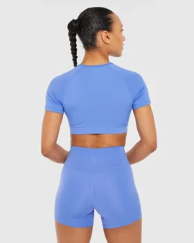 Crop top incontournable
