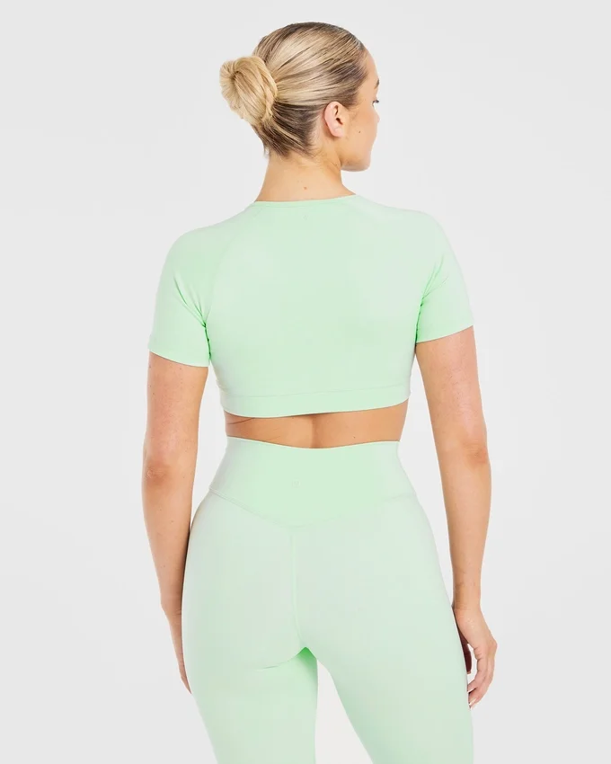 Crop top incontournable