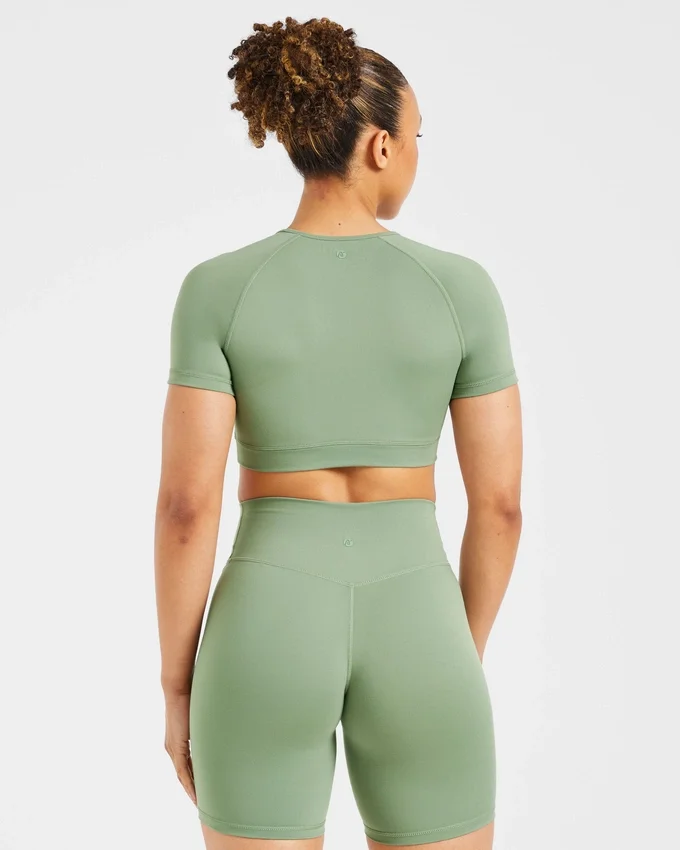 Crop top incontournable