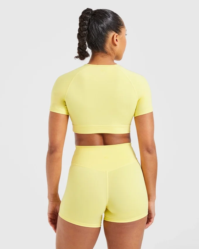 Crop top incontournable