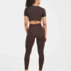 Crop top incontournable