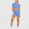 Crop top incontournable
