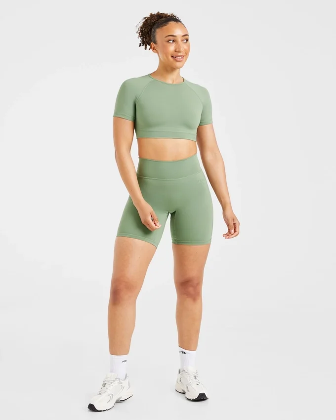 Crop top incontournable
