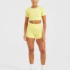 Crop top incontournable