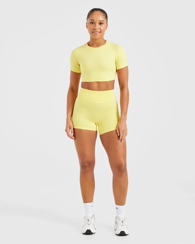 Crop top incontournable