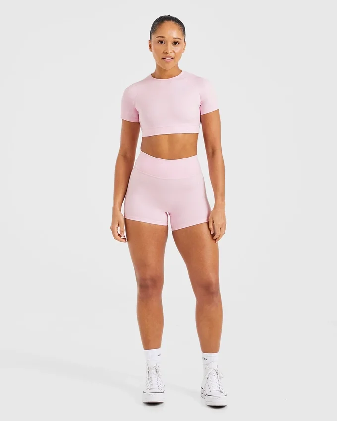 Crop top incontournable