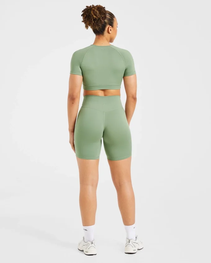 Crop top incontournable