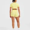 Crop top incontournable