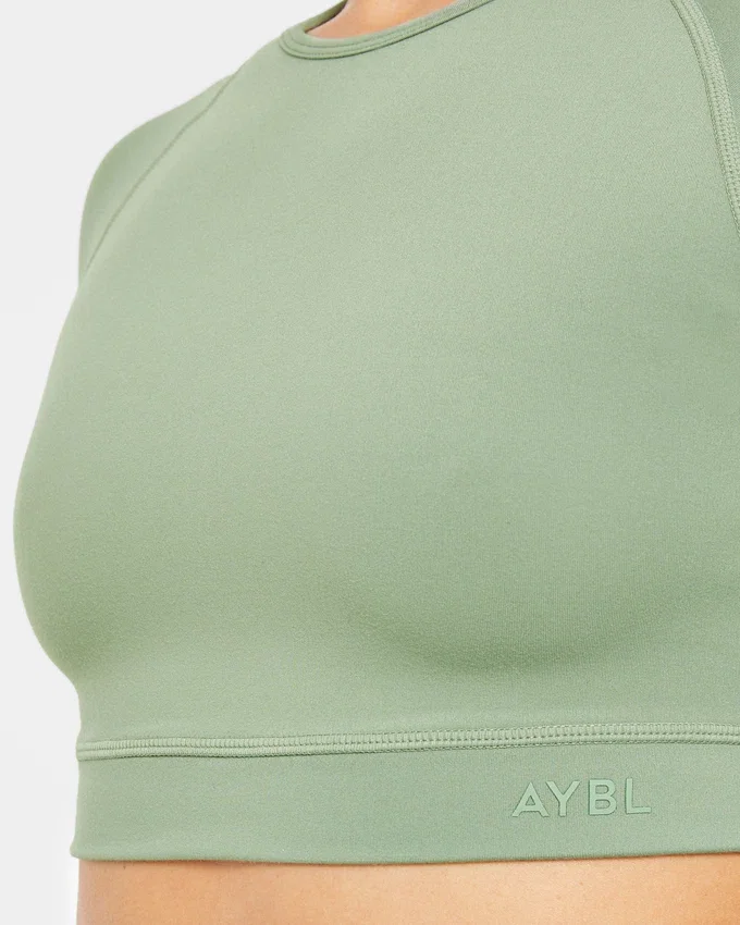 Crop top incontournable