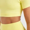 Crop top incontournable