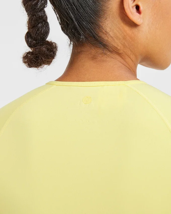 Crop top incontournable