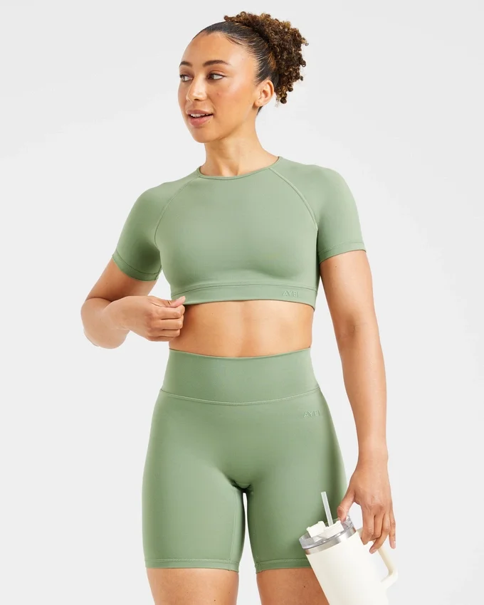Crop top incontournable