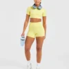 Crop top incontournable