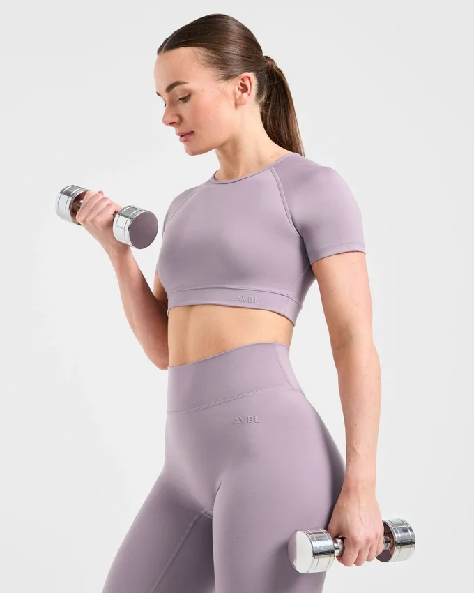 Crop top incontournable