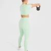 Crop top incontournable
