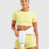 Crop top incontournable