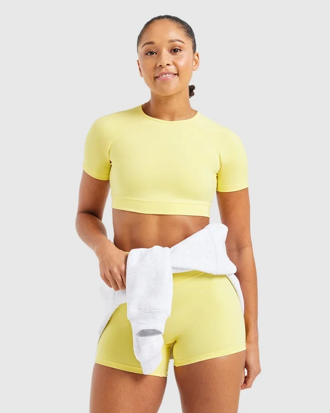 Crop top incontournable
