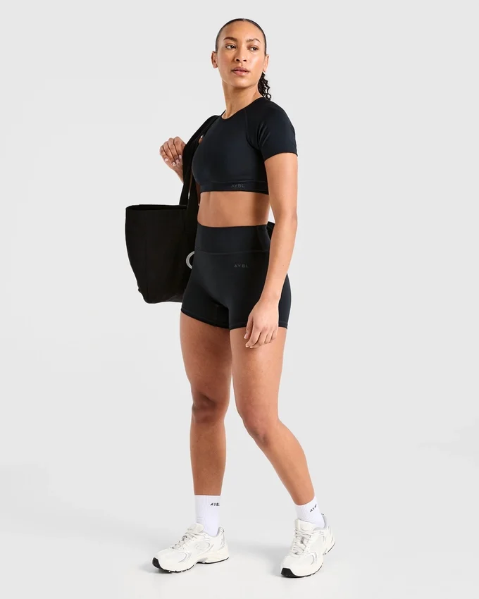 Crop top incontournable