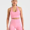 Haut court sans coutures à col licou Empower