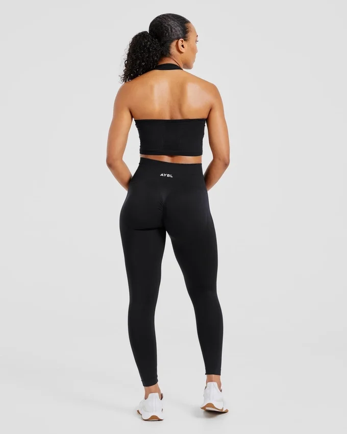 Haut court sans coutures à col licou Empower
