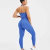 Haut court sans coutures à col licou Empower