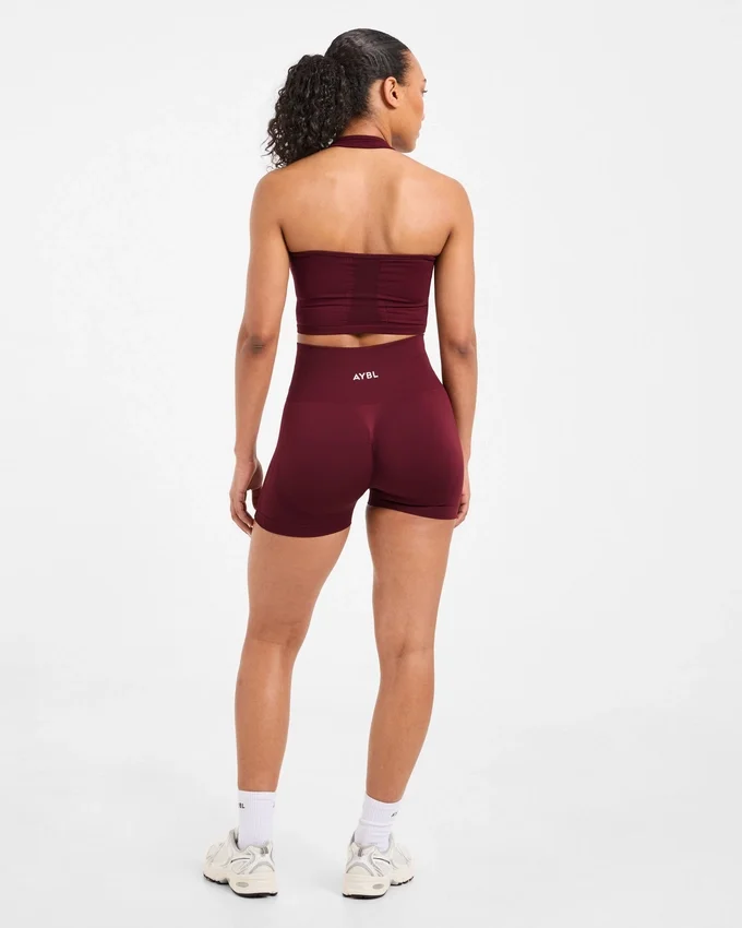 Haut court sans coutures à col licou Empower