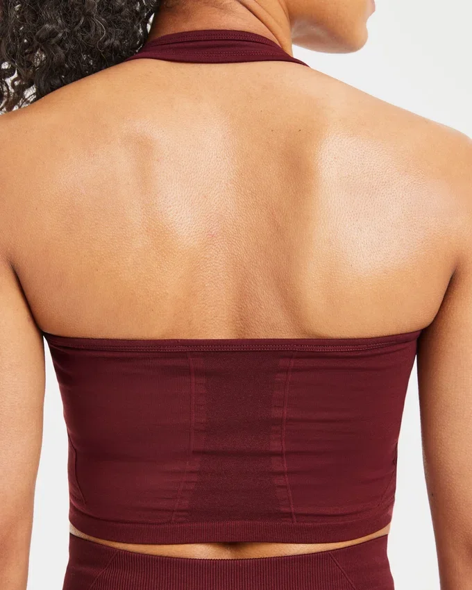 Haut court sans coutures à col licou Empower