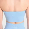 Haut court sans coutures à col licou Empower