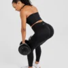 Haut court sans coutures à col licou Empower