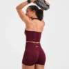 Haut court sans coutures à col licou Empower