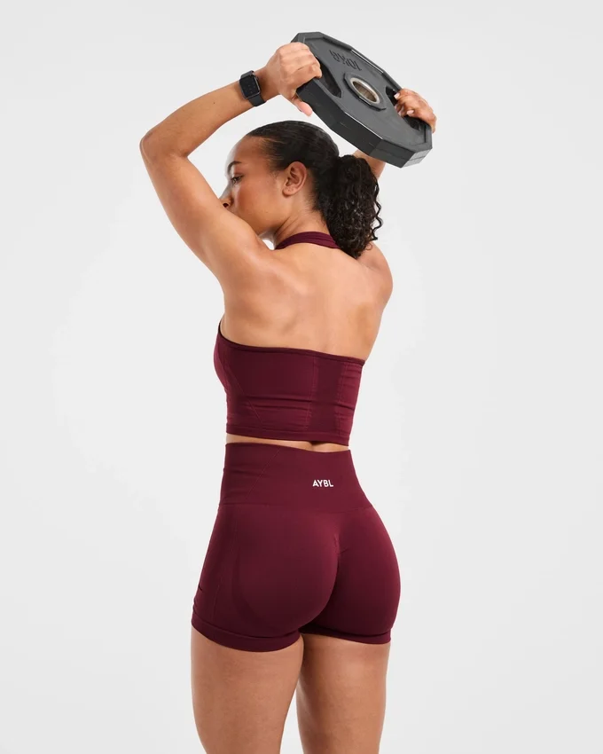 Haut court sans coutures à col licou Empower