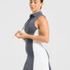 Robe à col emblématique