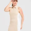 Robe à col emblématique