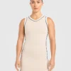 Robe emblématique à col en V