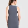 Robe emblématique à col en V