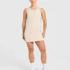 Robe emblématique à col en V