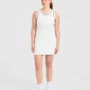 Robe emblématique à col en V