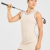 Robe emblématique à col en V