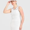 Robe emblématique à col en V