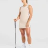 Robe emblématique à col en V