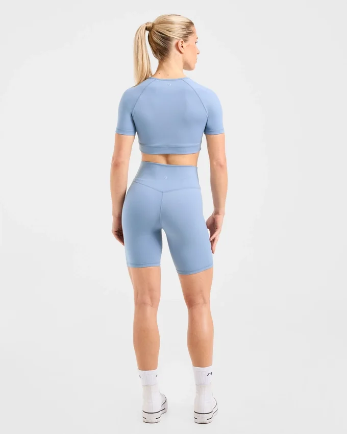 Crop top incontournable