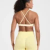 Soutien-gorge de sport Essential Twist à bretelles croisées dans le dos