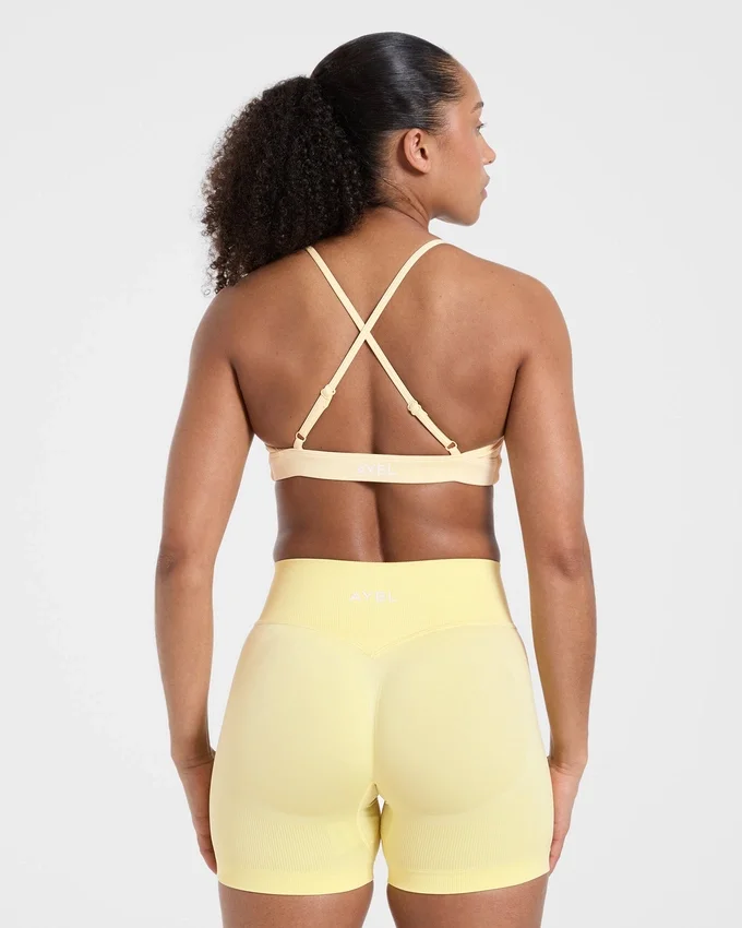 Soutien-gorge de sport Essential Twist à bretelles croisées dans le dos