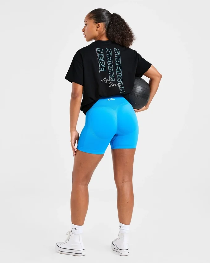 T-shirt oversize « Strength Starts Here »