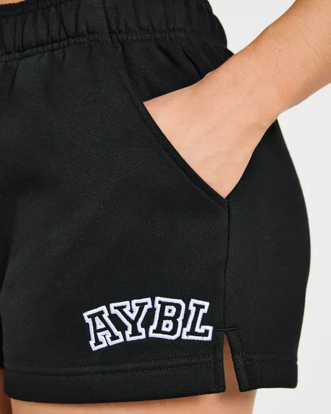 Varsity 2.0 Oversize Shorts